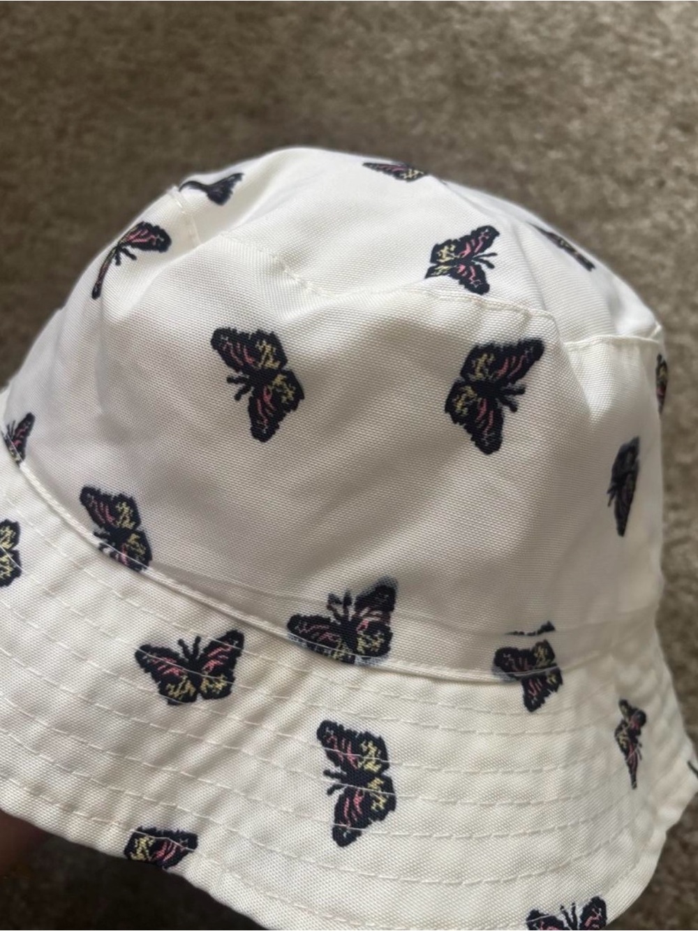 white butterfly bucket hat - Picture 3 of 5